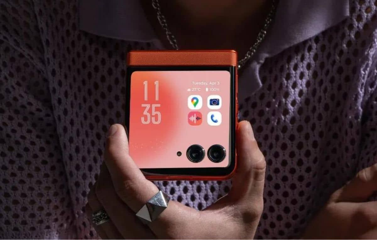 مقارنة بين هاتفي Motorola Razr 50 و Nubia Flip 5G