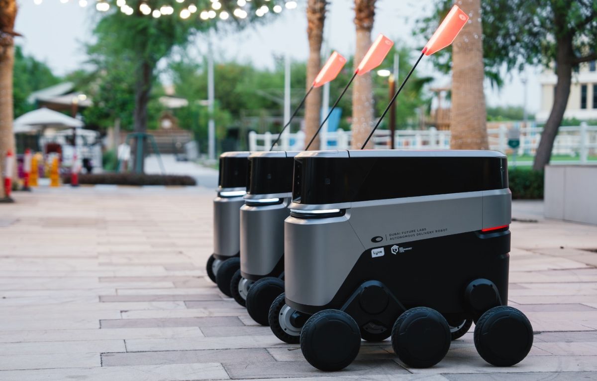 إطلاق 3 روبوتات تجريبية لتوصيل المنتجات في المدينة المستدامة في دبي