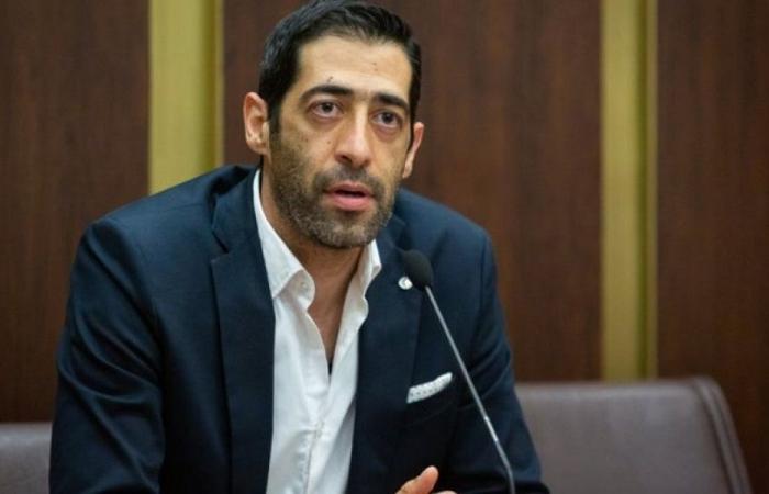 حنكش: بري يتعاطى خارج الدستور