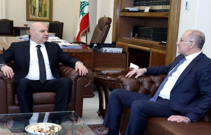 البطاقة الصحية بين عبدالله وعون