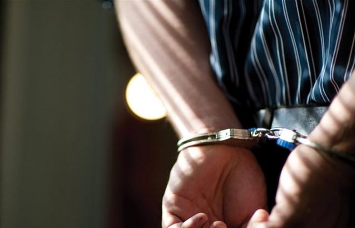 مشادة كلامية وسب وقذف.. اعتقال فنان شهير بسبب خلاف على أولوية مرور (صورة)