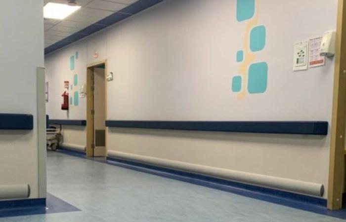 كان في المستشفى... ما حقيقة إدخال هذا الفنان الشهير إلى العناية المركّزة؟