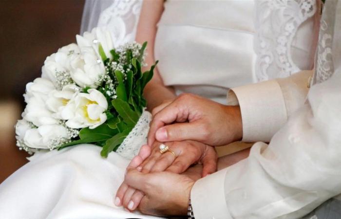 بعد إعلان خبر زفافهما... إعلامي لبناني ينشر صورة للفنانة الشهيرة وزوجها رجل الأعمال شاهدوها