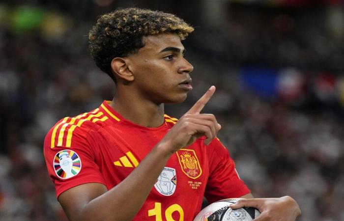 خطوبة والد يامال من شابة تكبر إبنه لاعب برشلونة بـ5 سنوات فقط!