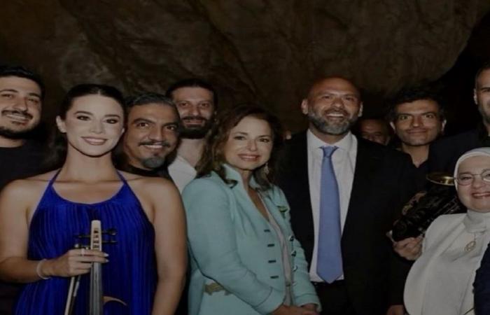 مشاركة سابقة لوزيرة السياحة في حفل داخل مغارة جعيتا!