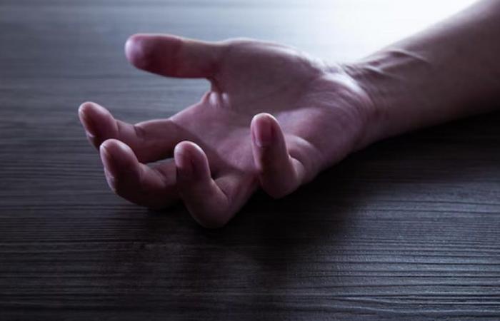 وفاة طبيب بعد سقوطه من شرفة منزله