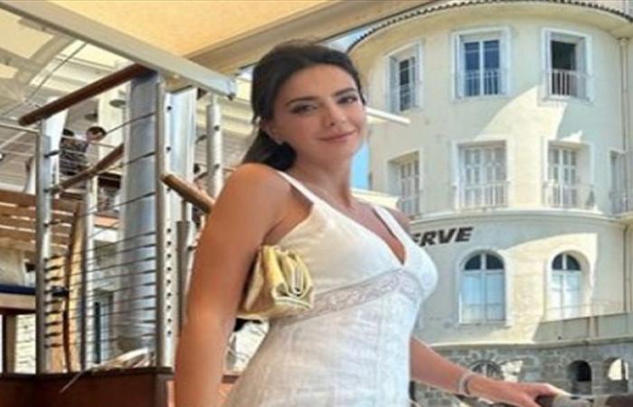 بالصور... ملكة جمال لبنان السابقة تستعرض الأيّام الأخيرة من حملها