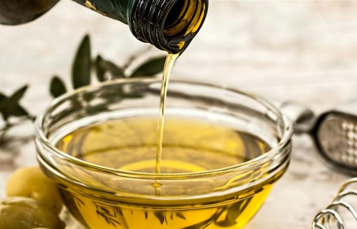 فائدة رائعة لزيت الزيتون.. تعرفوا إليها