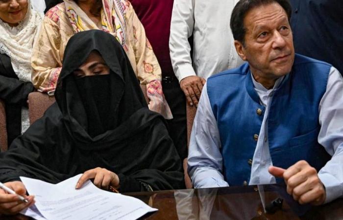 باكستان… السجن 17 سنة لعمران خان وزوجته