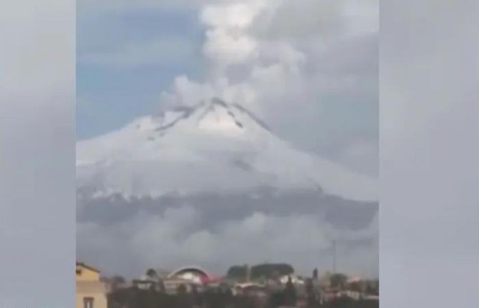 البركان الأنشط في أوروبا يستيقظ! (فيديو)