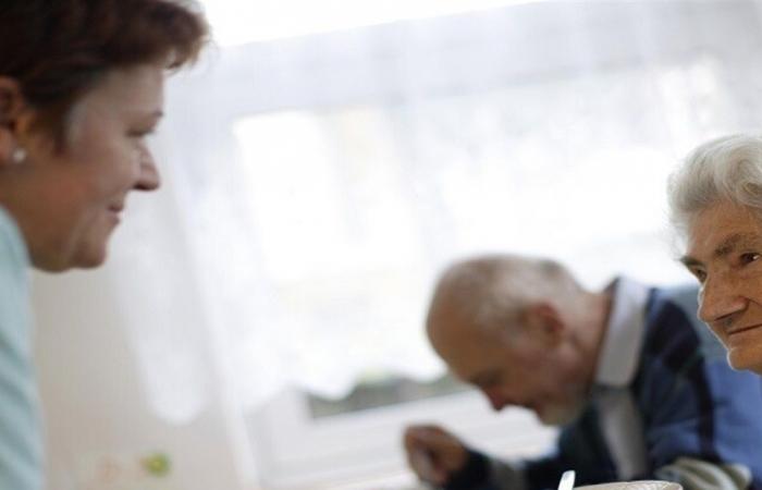 بعد سن الخمسين.. أطعمة تزيد من خطر الإصابة بالسرطان