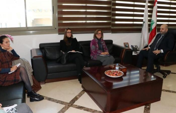 ناصر الدين يبحث تعزيز التعاون الصحي مع الاتحاد الأوروبي