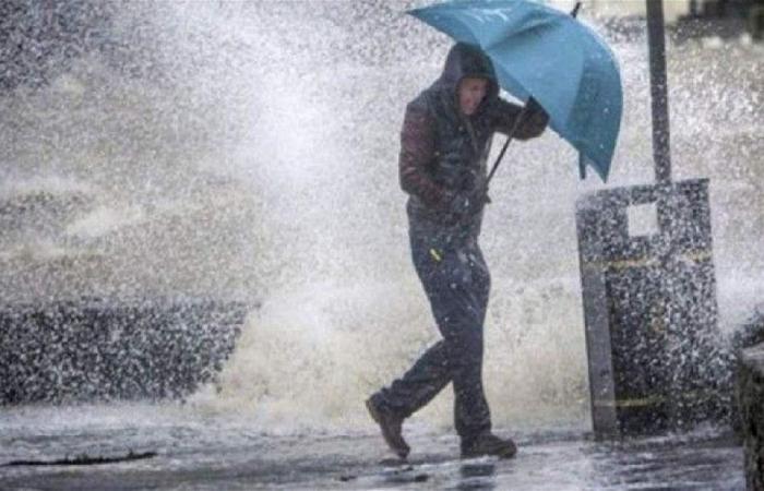المنخفض الجوّي وصل.. وتحذير من غزارة الأمطار الأحد