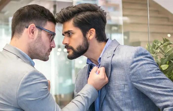 للتعامل مع الشخص المتسلط وكثير الانتقاد.. اليكم هذه النصائح