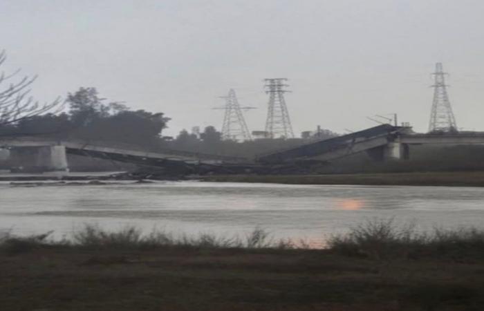 تفجير جسر الرقة الجديد