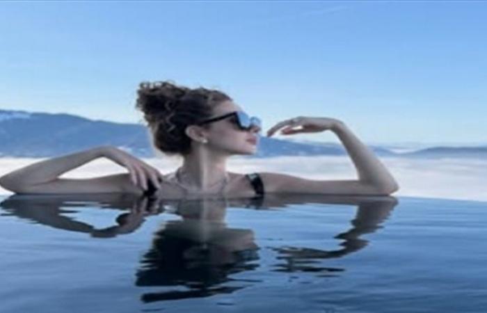 بالصور... ميريام فارس في حوض السباحة في درجة 7 تحت الصفر!