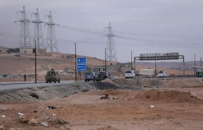 إصابة 3 مدنيين بانفجار لغم أرضي في ريف عين العرب