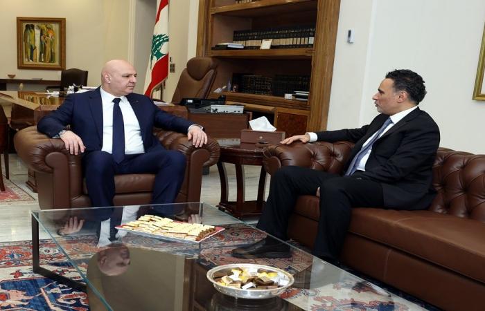 عون يبحث في عمل لجنة الرقابة على المصارف