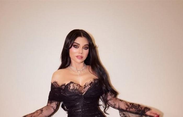 بدت كالأميرات.. هيفا وهبي تسرق الأضواء في باريس وفيديو لها يُشعل المواقع