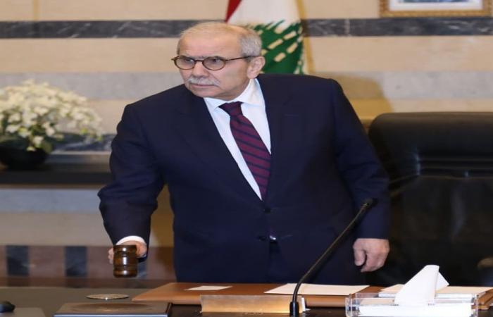 سلام عرض مع وفد البنك الدولي لملف إعادة الإعمار