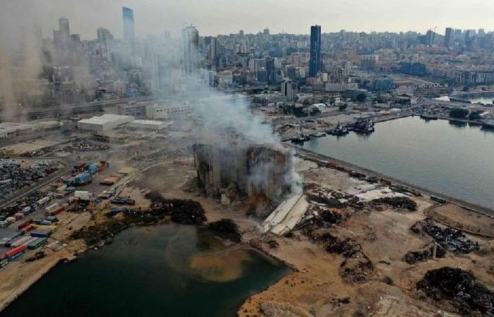 اجتماع مطوّل بين الحجار والبيطار بشأن انفجار المرفأ