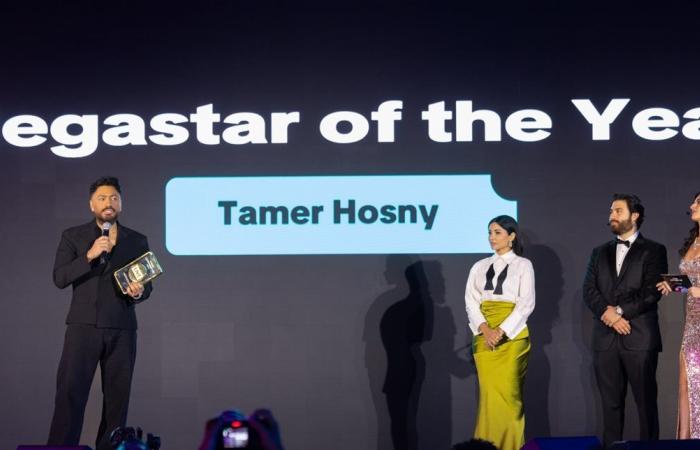 تامر حسني يتوّج بلقب “Megastar of the Year”