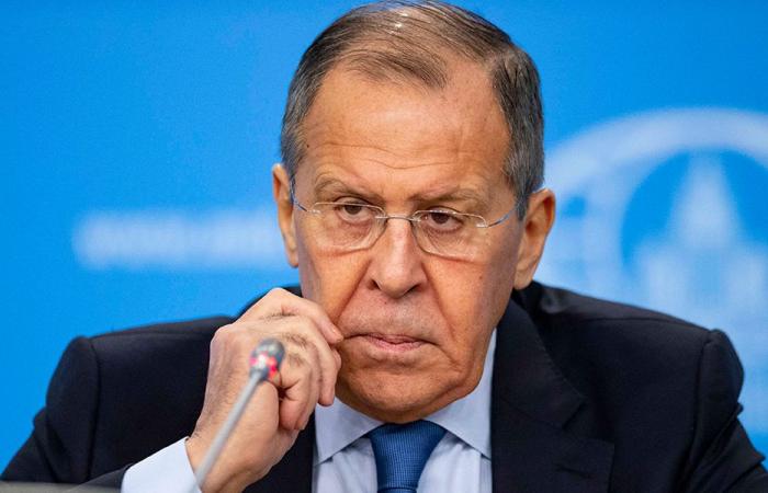 لافروف ينتقد سياسة فرنسا “الاستعمارية” تجاه إفريقيا