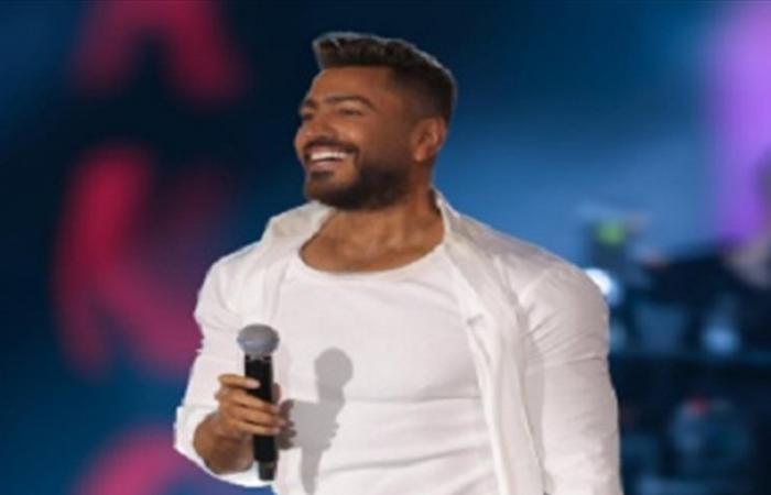 سقط أرضاً... ما حقيقة تعرّض تامر حسني لوعكة صحيّة؟ (فيديو)