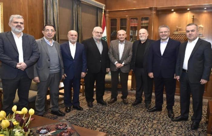 حراك انتخابي في لبنان رغم الشكوك المحيطة بالاستحقاق