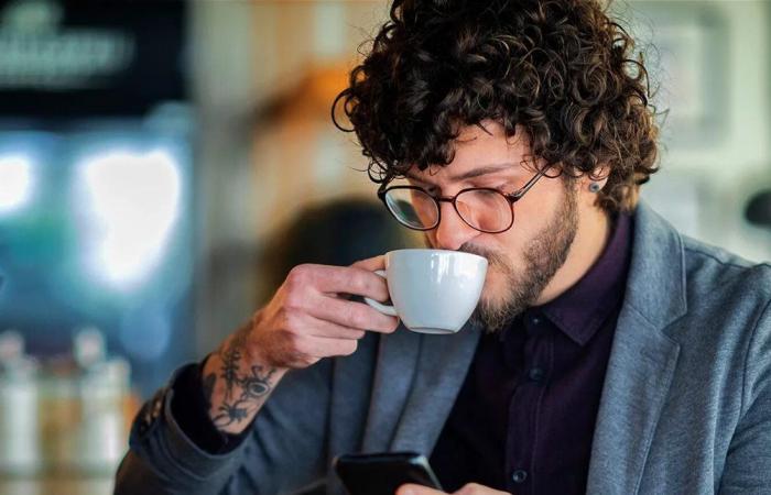 فوائدها كثيرة ومهمّة جدّاً... هذا أفضل وقت لشرب القهوة