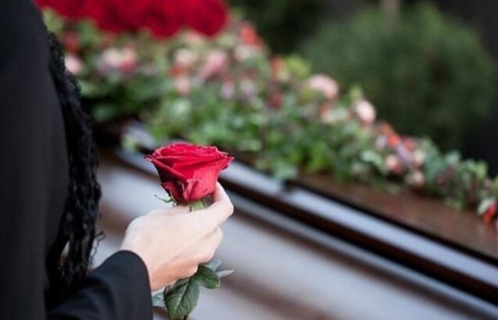 بالصورة... الموت يُؤلم مذيعة وممثلة لبنانيّة: أرقد بسلام يا حبيبي ميشال