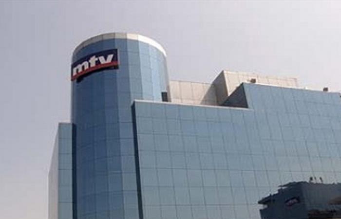 "إشكال"... مذيعة الـ"أم تي في" تكشف ما حصل مع شقيقتها وزميلتها في القناة (فيديو)