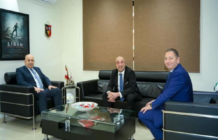 خريش والمستشار الفرنسي يبحثان تعزيز التعاون التدريبي