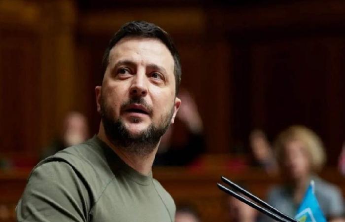 زيلينسكي: سأقبل “بكل سرور” أسلحة نووية من بريطانيا وفرنسا