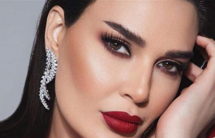 سيرين عبد النور تشارك لحظة هادئة مع ابنتها على شاطئ البحر