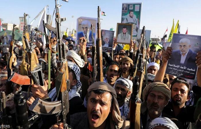 الحوثيون: أيدينا على الزناد للتدخل إذا استمر التصعيد ضد إيران