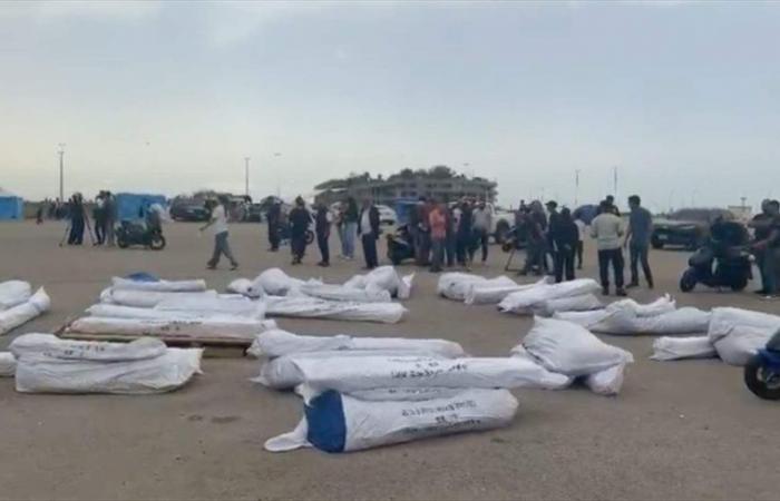 قرار نقل نازحي الواجهة البحرية إلى موقع بديل