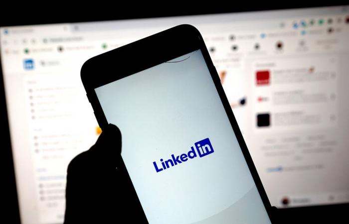 الصين تستغل "لينكد إن" للحصول على معلومات سرية.. تقرير يكشف