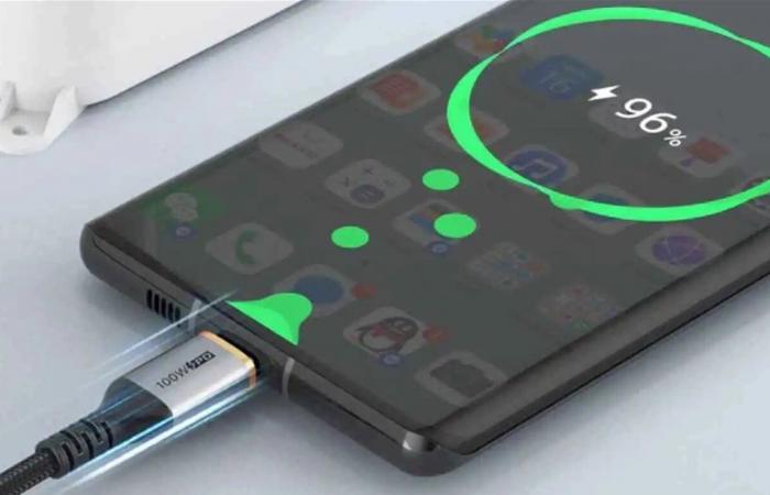 الحرارة لا السرعة.. العامل الأبرز في تدهور بطاريات الهواتف