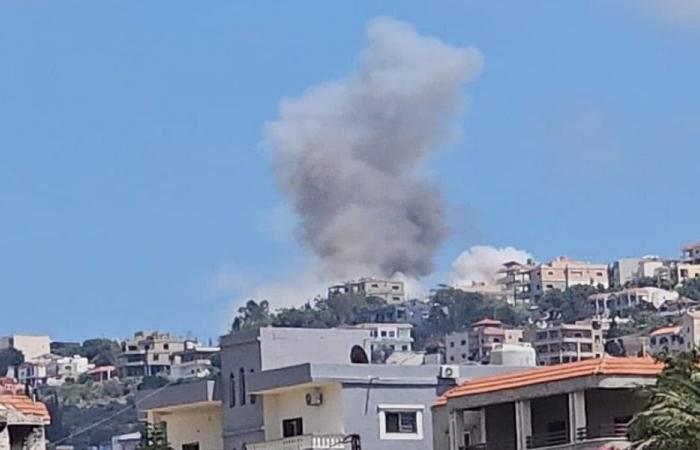 بالفيديو: غارة عنيفة تستهدف المنصوري