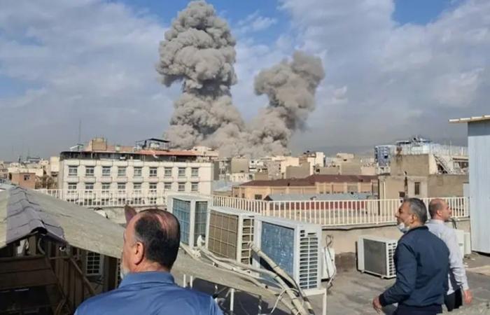 مقتل عسكري إيراني في الضربات الأميركية
