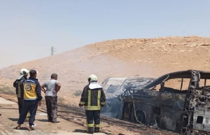 35 قتيلاً بحادث اصطدام حافلتين في سوريا