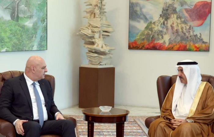 عون يبحث مع غباش العلاقات اللبنانية الإماراتية