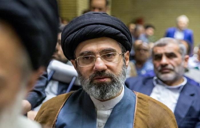 إعلام إيراني ينشر فيديو لمجتبى خامنئي!
