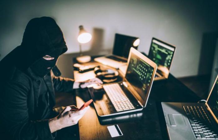 أميركا تتهم 17 إيرانيًّا بتنفيذ حملة واسعة لسرقة البيانات
