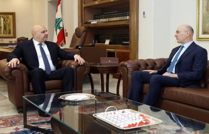 عون يبحث الأمن ومطالب العسكريين مع الحجار