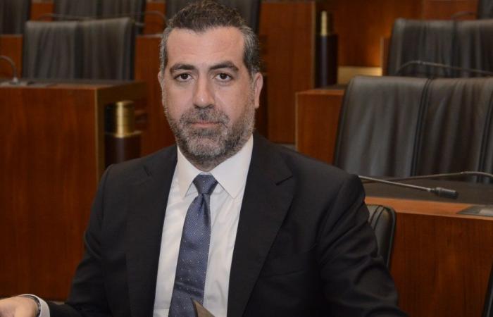 السعد يشارك أهالي رشميا وقفتهم الاحتجاجية رفضًا لإقفال ثانوية البلدة