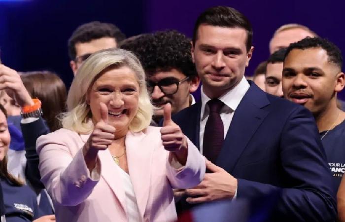 لوبان تدشن حملتها للرئاسيات الفرنسية بإعلان تمسّكها ببارديلا
