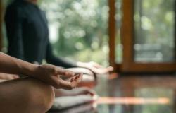 دراسة حديثة: التأمل يعيد برمجة الدماغ للوصول إلى "ذروة الكفاءة"